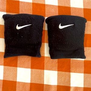 Nike volleyball knee pads